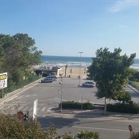 Bettina's Wonderful Flat *